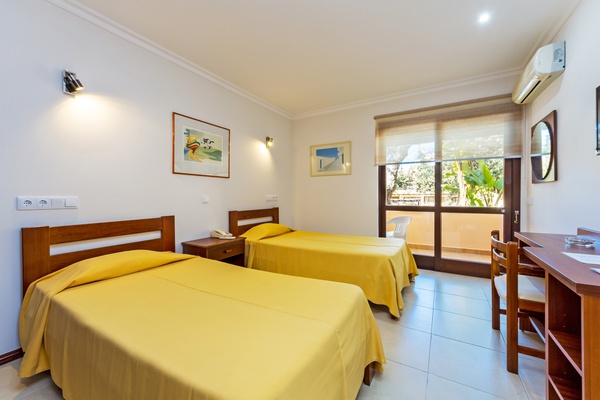 DOUBLE ROOM Hotel Balaia Mar en Praia Maria Luísa DOUBLE ROOM Hotel Balaia Mar en Praia Maria Luísa
